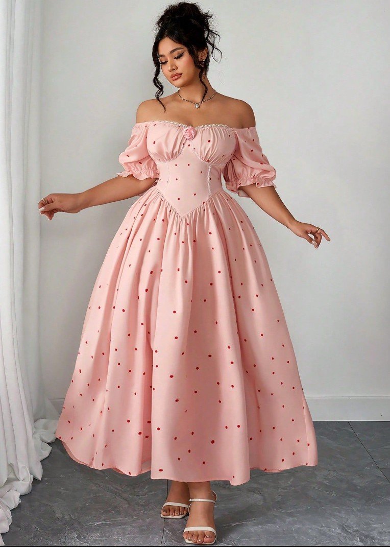 waist-defining maxi dress